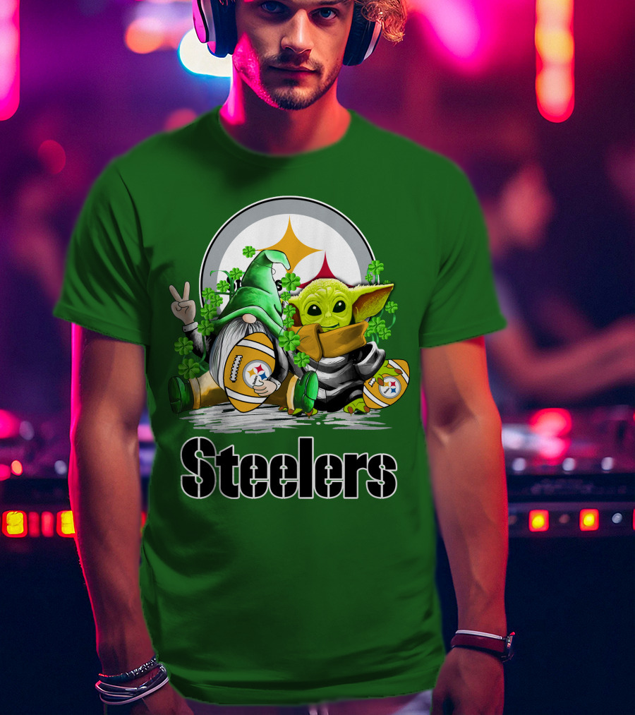 Steelers St. Patrick's Day Football Gnome And Baby Yoda With Shamrocks T-Shirt