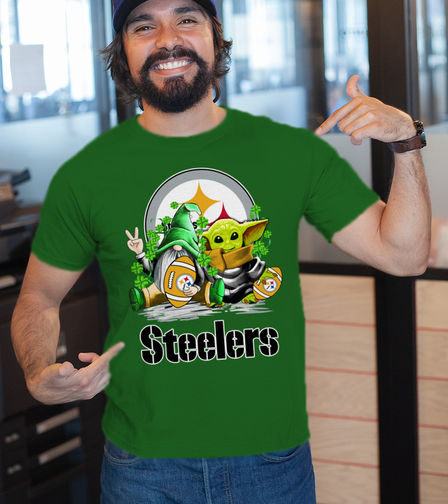 Steelers St. Patrick's Day Football Gnome And Baby Yoda With Shamrocks T-Shirt