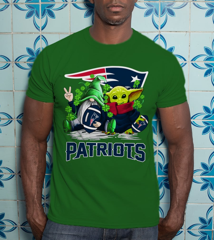 New England Patriots St. Patrick's Day Gnome And Green Alien Football T-Shirt