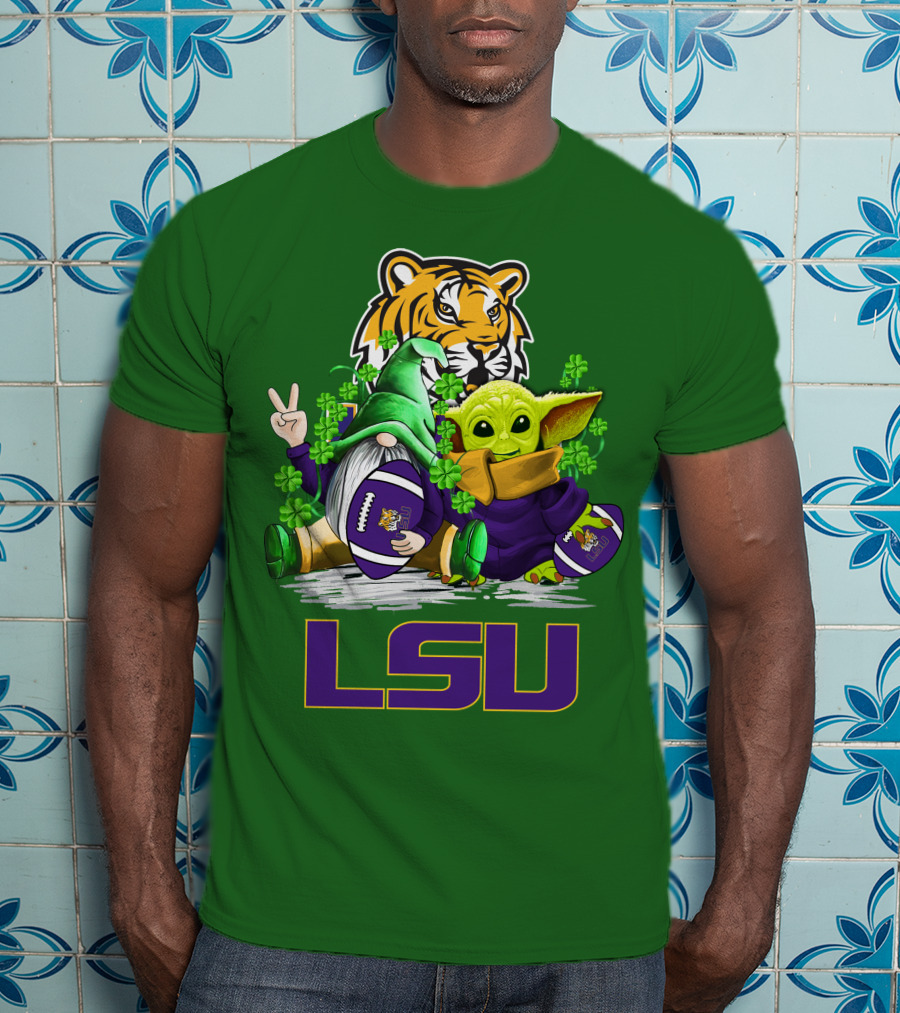LSU Tigers Football St. Patrick's Day Gnome And Baby Alien With Shamrocks T-Shirt