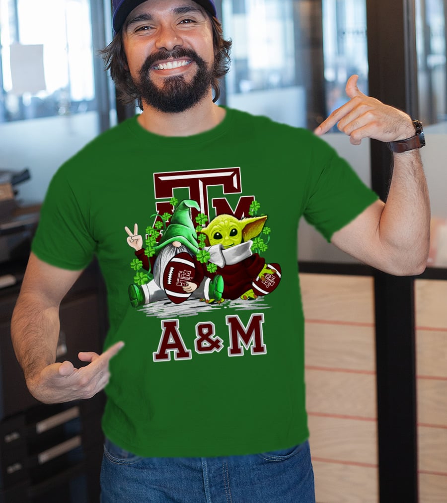 Texas A&M Aggies Football St. Patrick’s Day Gnome And Baby Alien With Shamrocks T-Shirt