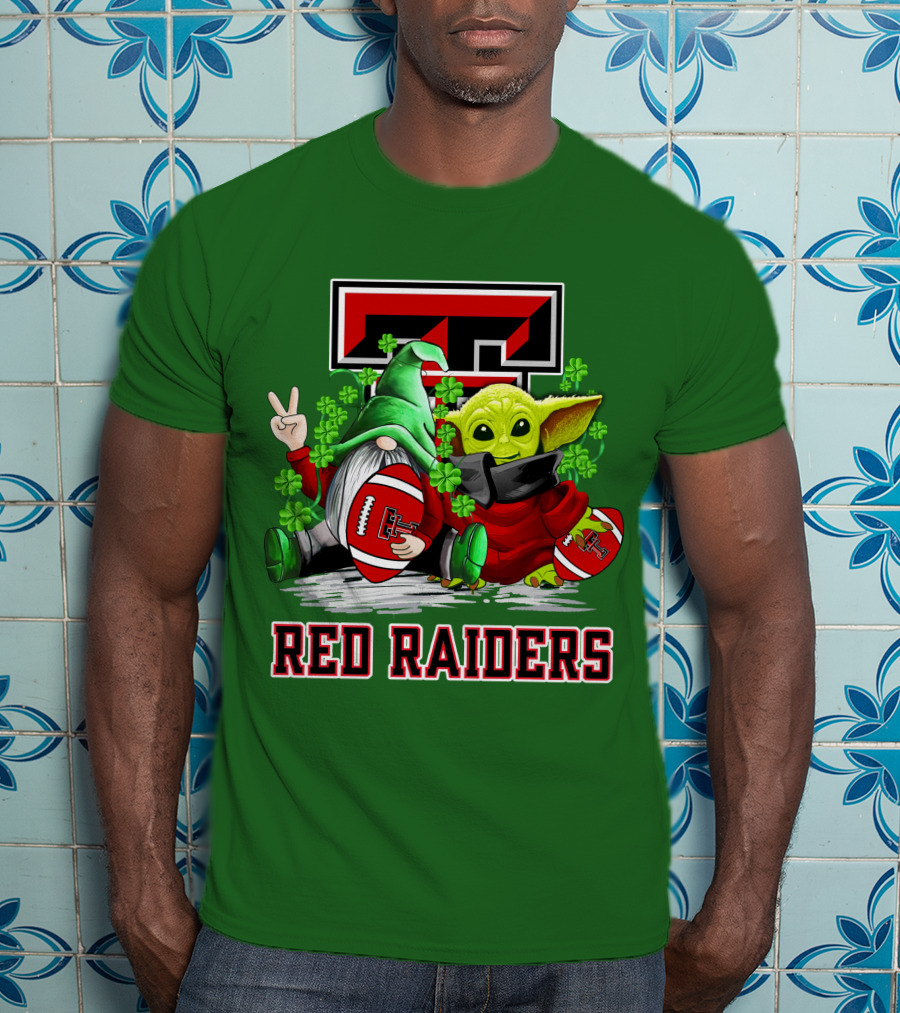 Texas Tech Red Raiders St. Patrick’s Day Football Gnome And Baby Alien With Shamrocks T-Shirt