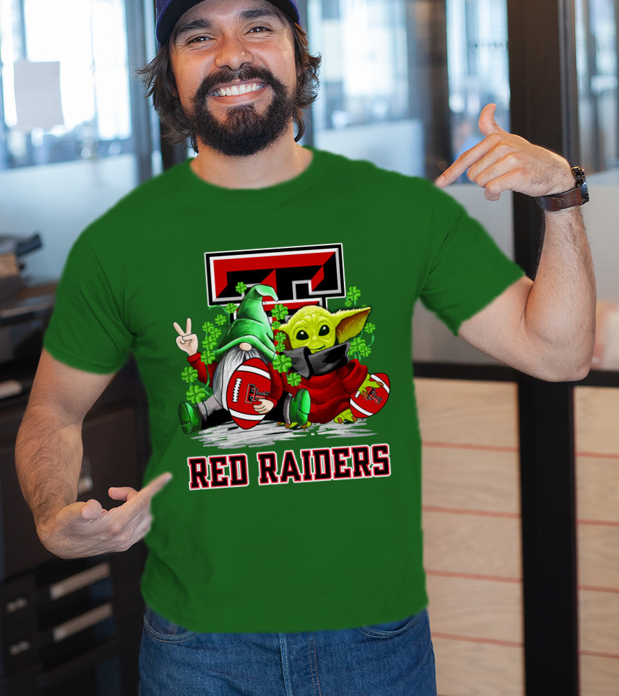 Texas Tech Red Raiders St. Patrick’s Day Football Gnome And Baby Alien With Shamrocks T-Shirt