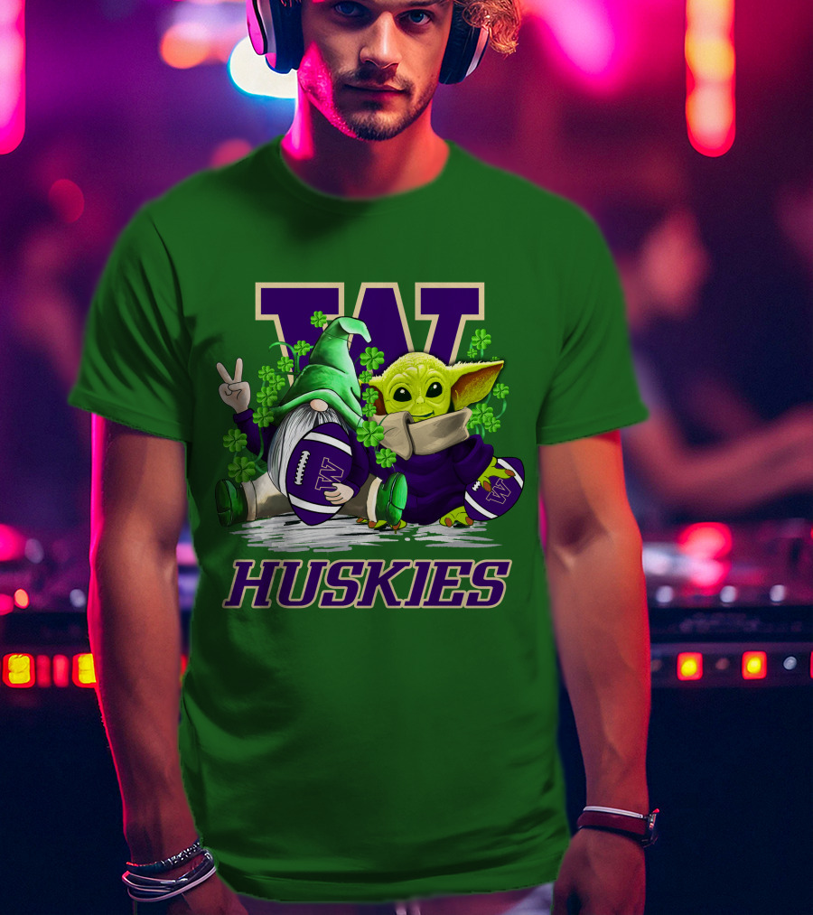 Washington Huskies Football St. Patrick’s Day Gnome And Baby Yoda With Shamrocks T-Shirt