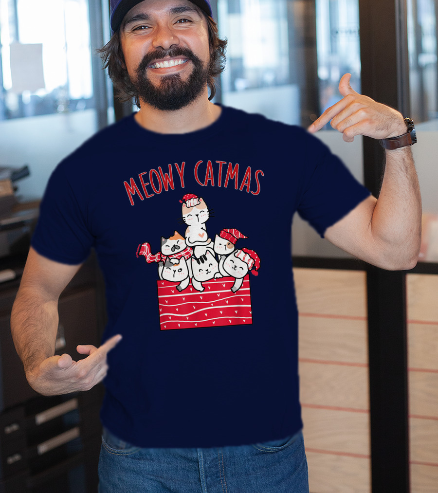 Meowy Catmas Cute Kawaii Anime Christmas Cats T-Shirt