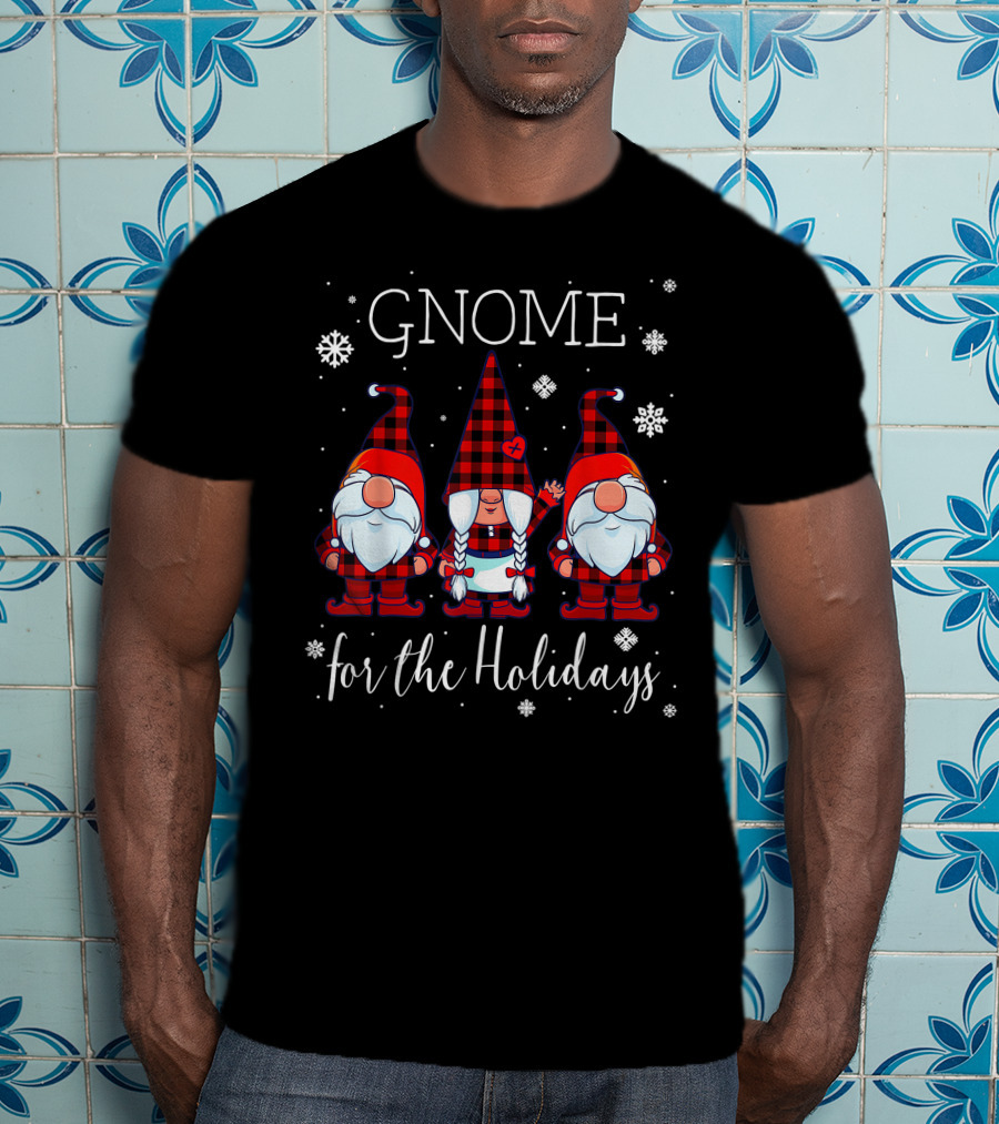 Gnome For The Holidays Buffalo Plaid 3 Gnomes Christmas Snowflakes T-Shirt