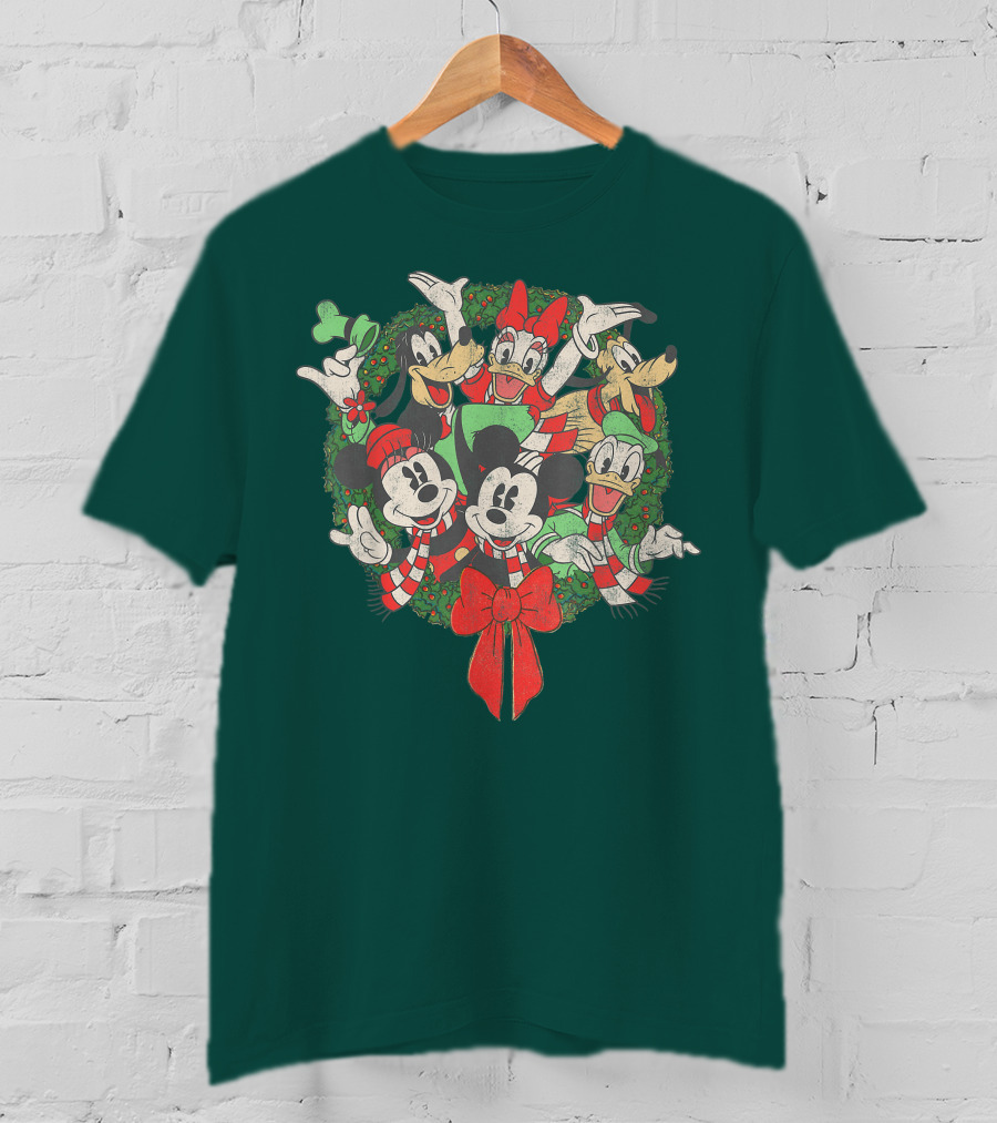 Disney Holiday Wreath Mickey Minnie Goofy Pluto Donald Christmas T-Shirt