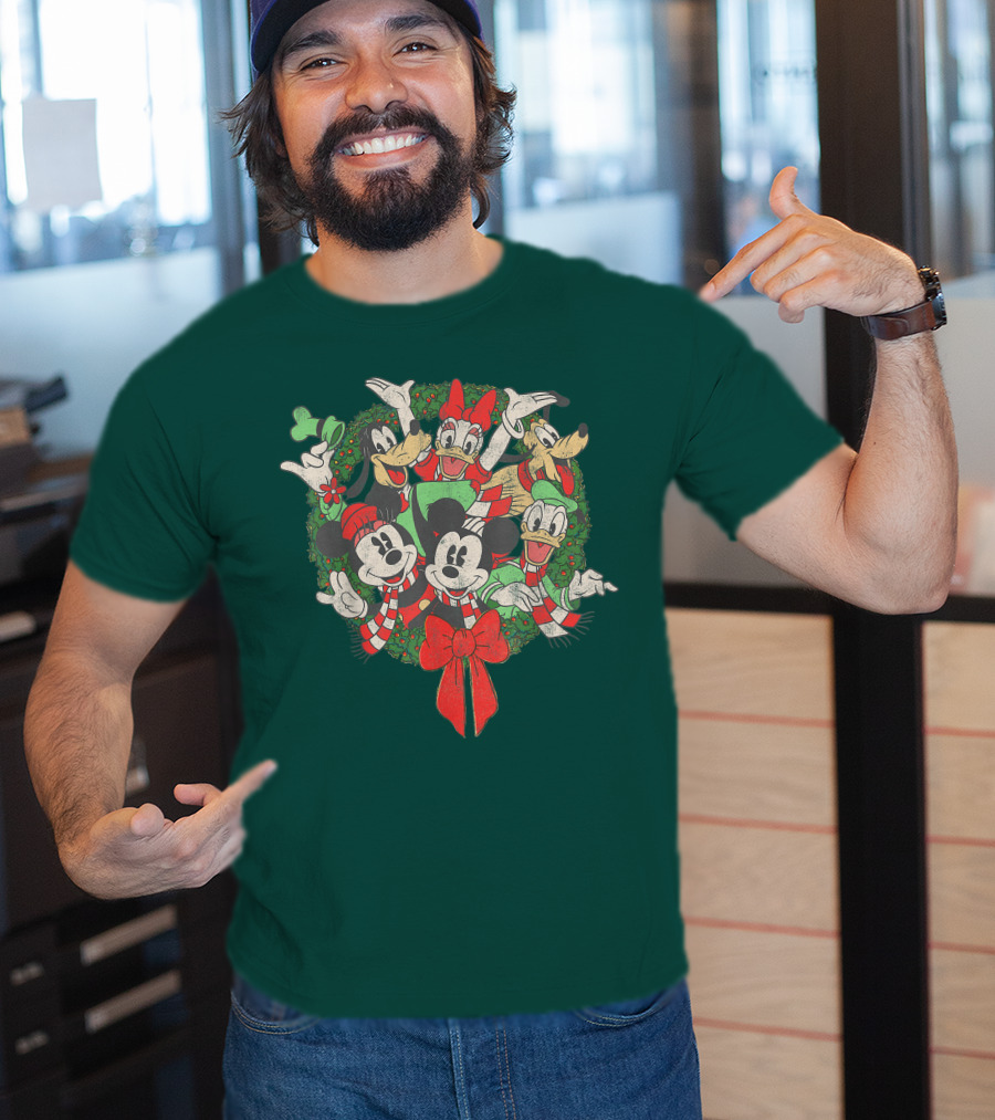 Disney Holiday Wreath Mickey Minnie Goofy Pluto Donald Christmas T-Shirt