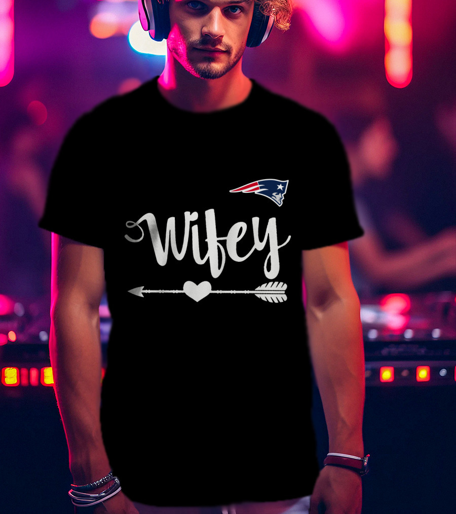 Wifey New England Patriots T-Shirt