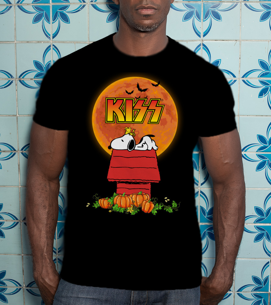 Kiss Halloween Snoopy Peanuts Moon Pumpkins T-Shirt