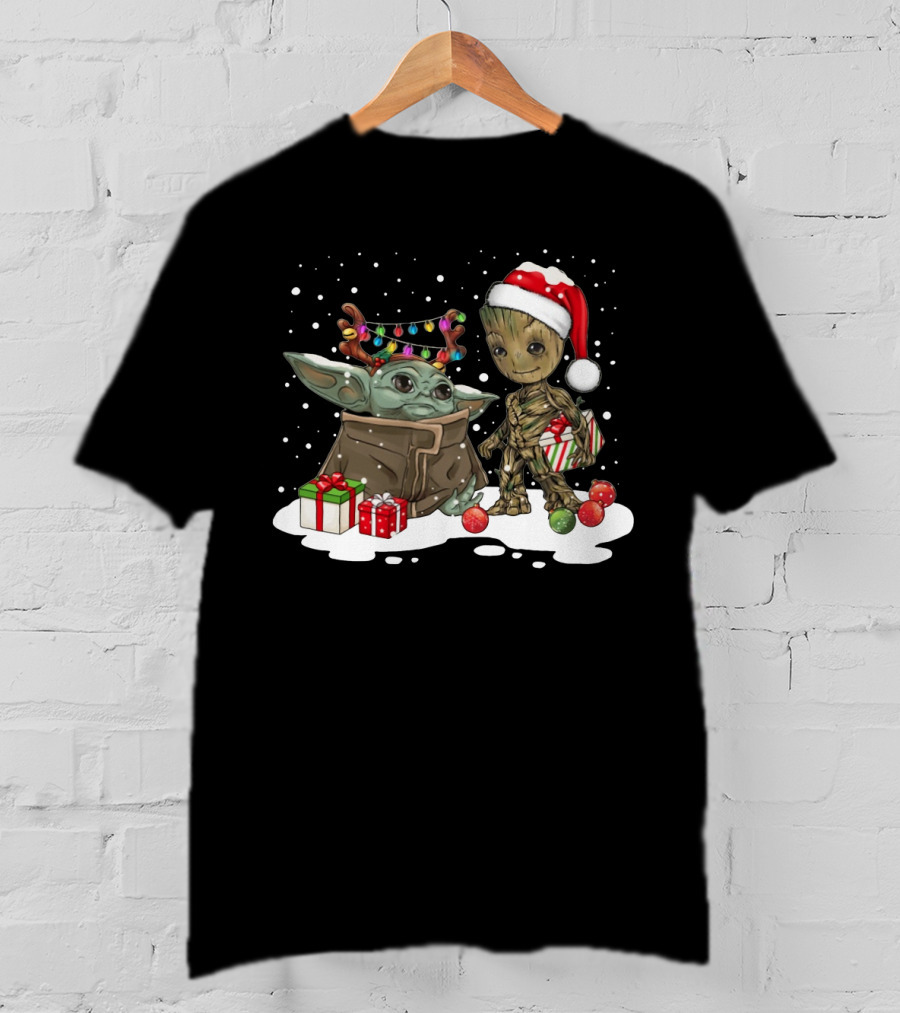 Baby Groot And Baby Yoda Christmas Santa Hat Gift Exchange T-Shirt