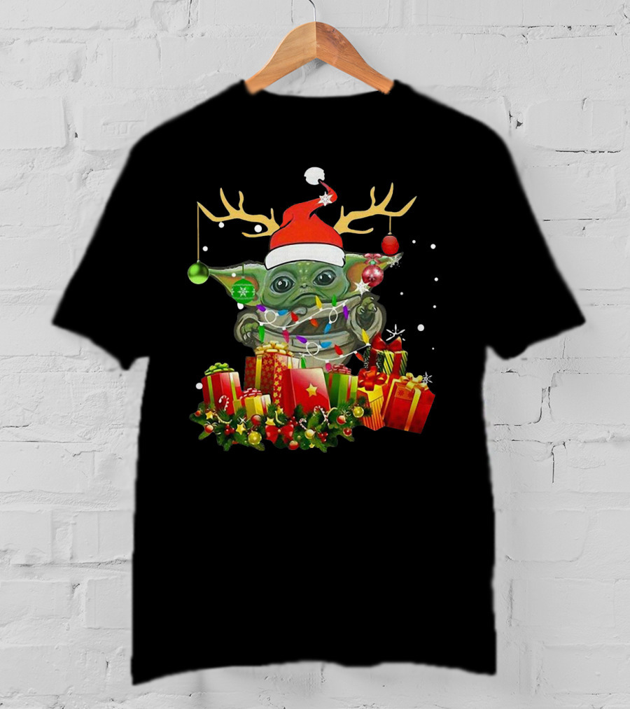 Christmas Baby Yoda Reindeer Antlers Gifts The Mandalorian T-Shirt