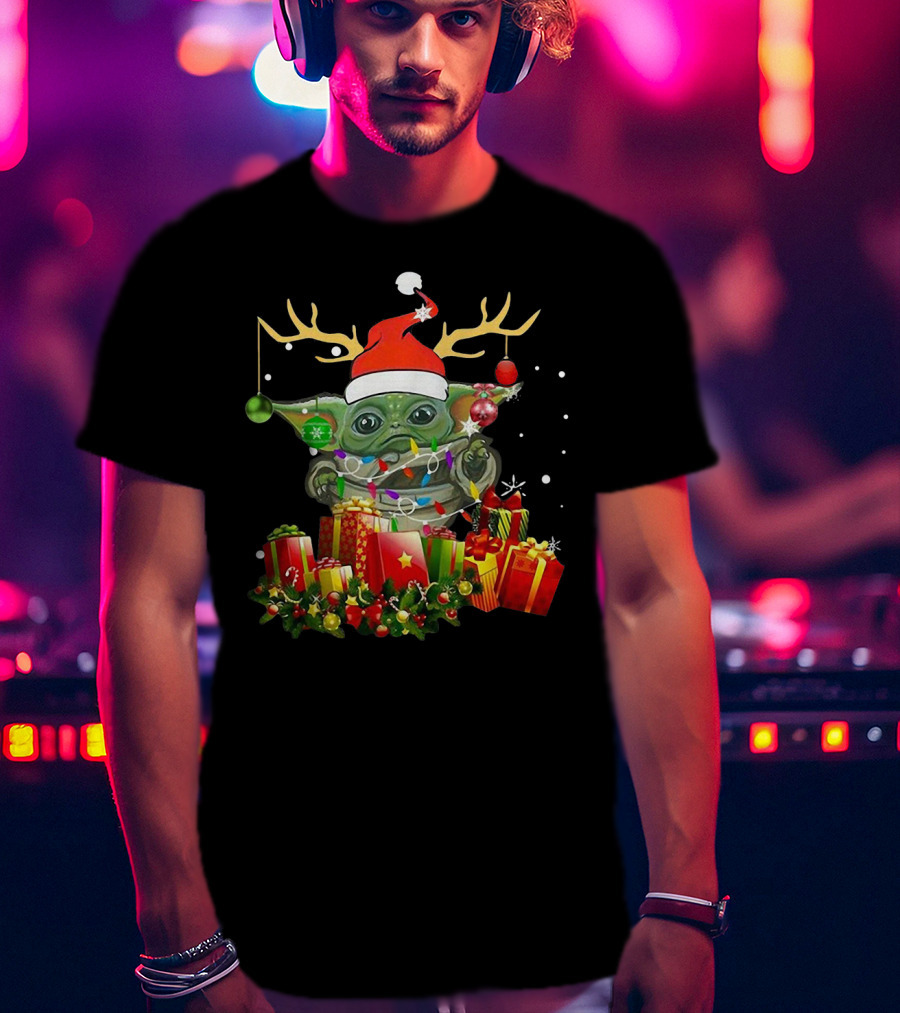 Christmas Baby Yoda Reindeer Antlers Gifts The Mandalorian T-Shirt