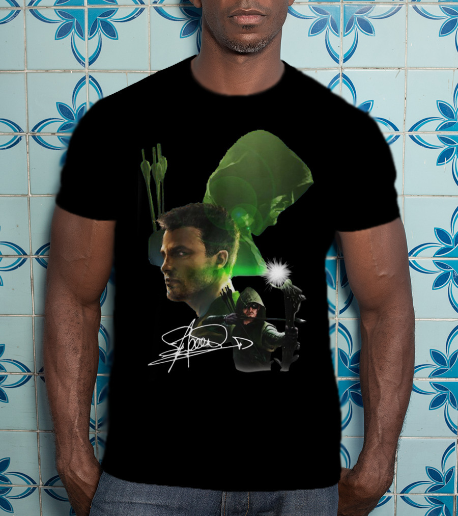 Stephen Amell Green Arrow Signed Hooded Archer Image T-Shirt