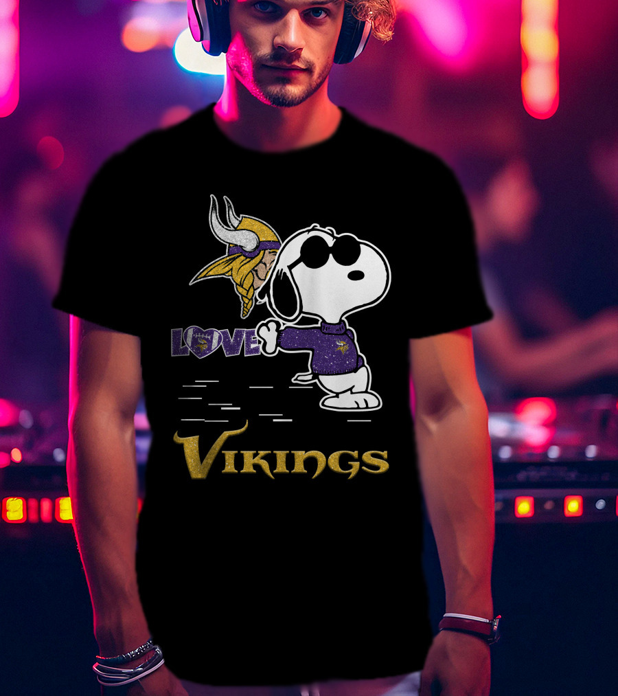Snoopy Love Minnesota Vikings T-Shirt