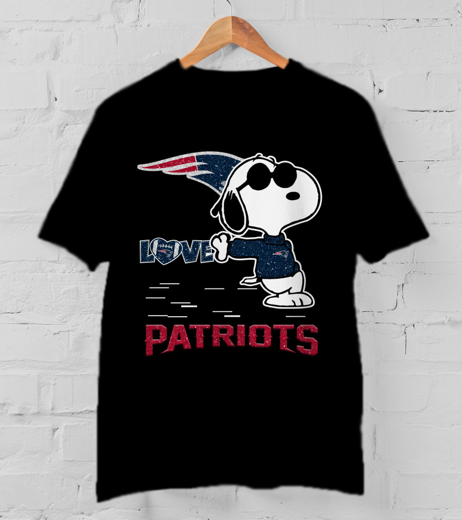 Snoopy Love Patriots New England T-Shirt
