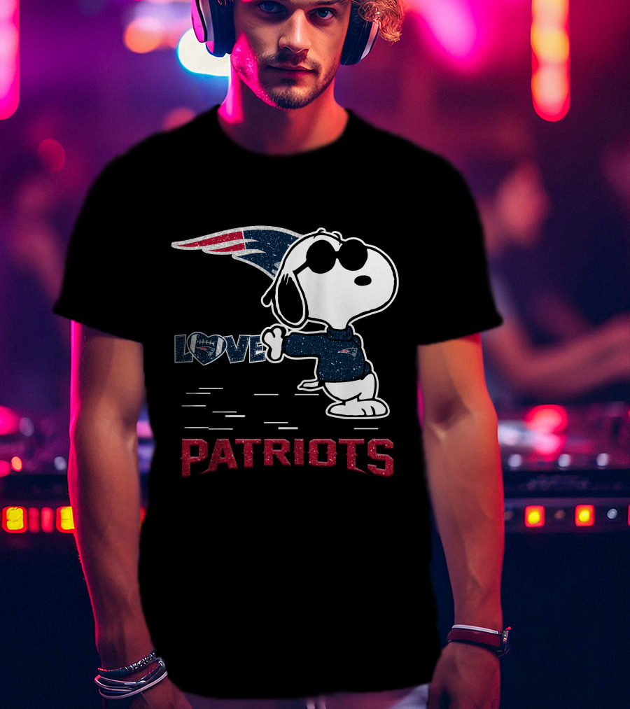 Snoopy Love Patriots New England T-Shirt