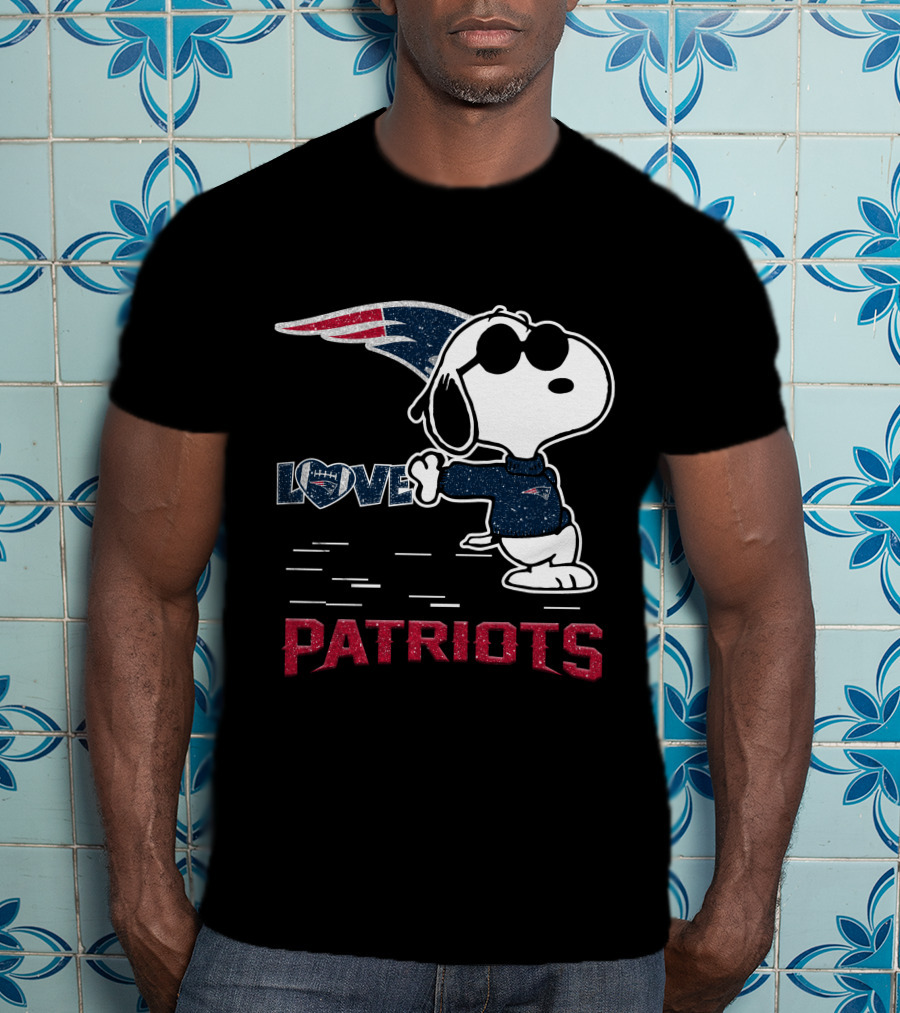 Snoopy Love Patriots New England T-Shirt