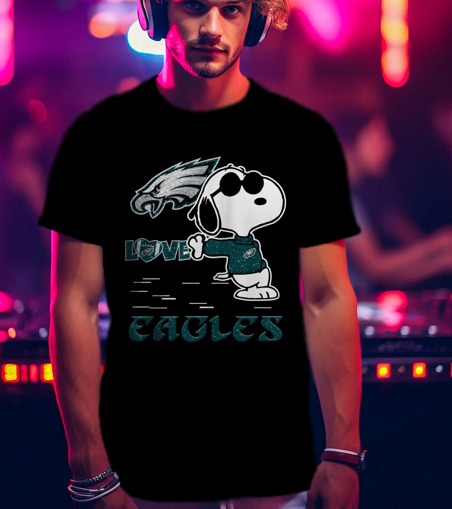 Snoopy Love Philadelphia Eagles NFL Fan Gear T-Shirt