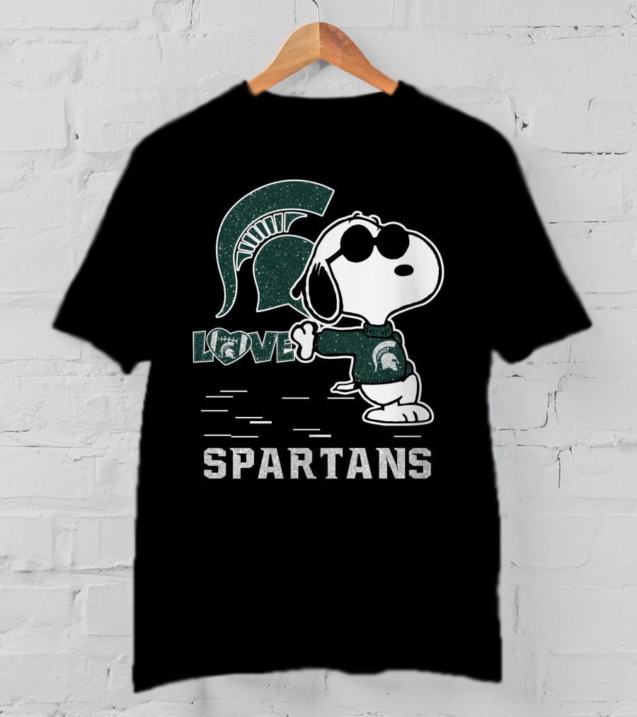 Snoopy Love Michigan State Spartans Emblem With Cool Pose T-Shirt
