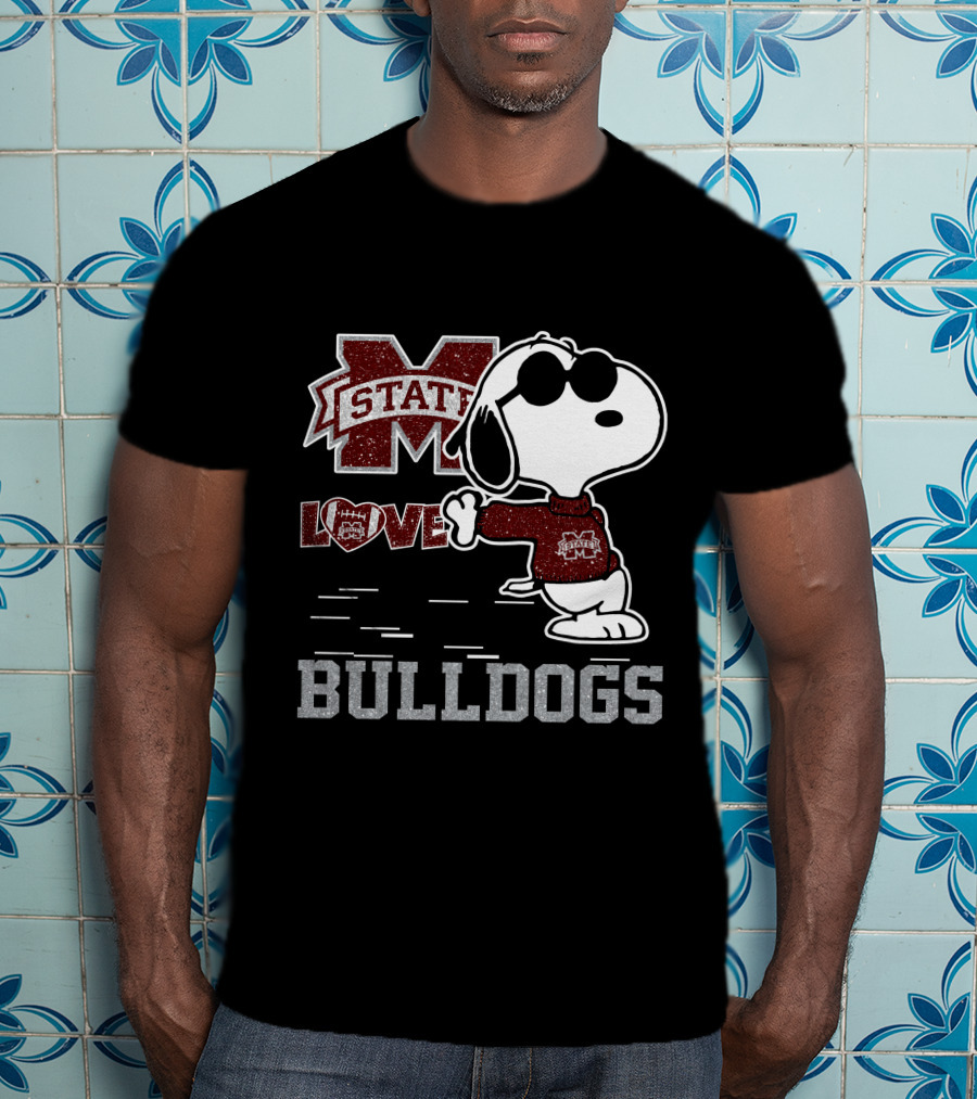 Snoopy Love Mississippi State Bulldogs T-Shirt