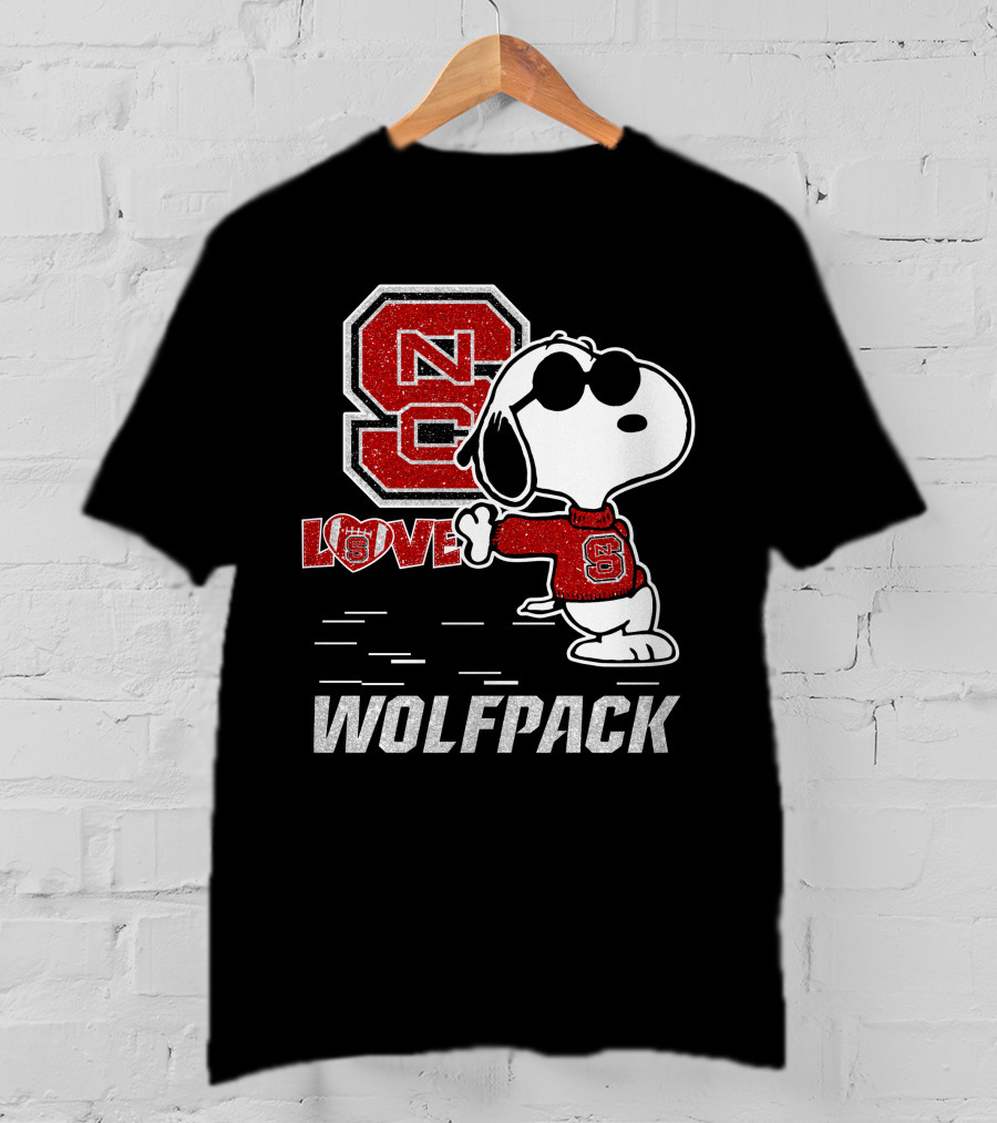 Snoopy NC State Wolfpack Love With Sunglasses T-Shirt