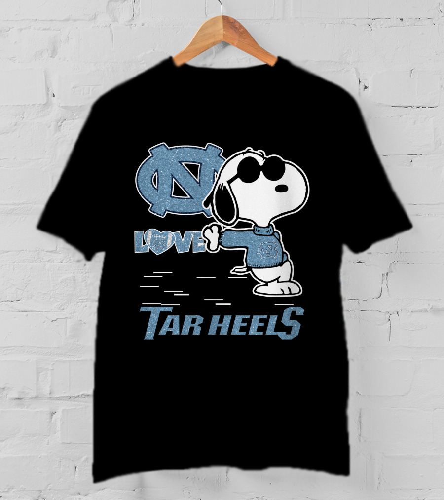 Snoopy Love North Carolina Tar Heels Peanuts Fan T-Shirt
