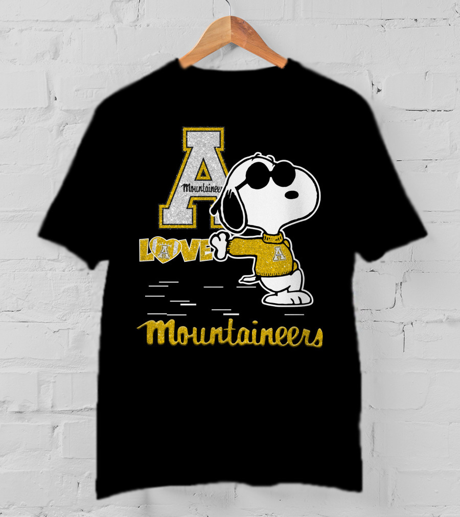 Snoopy A Mountaineers Love Appalachian State Mountaineers T-Shirt