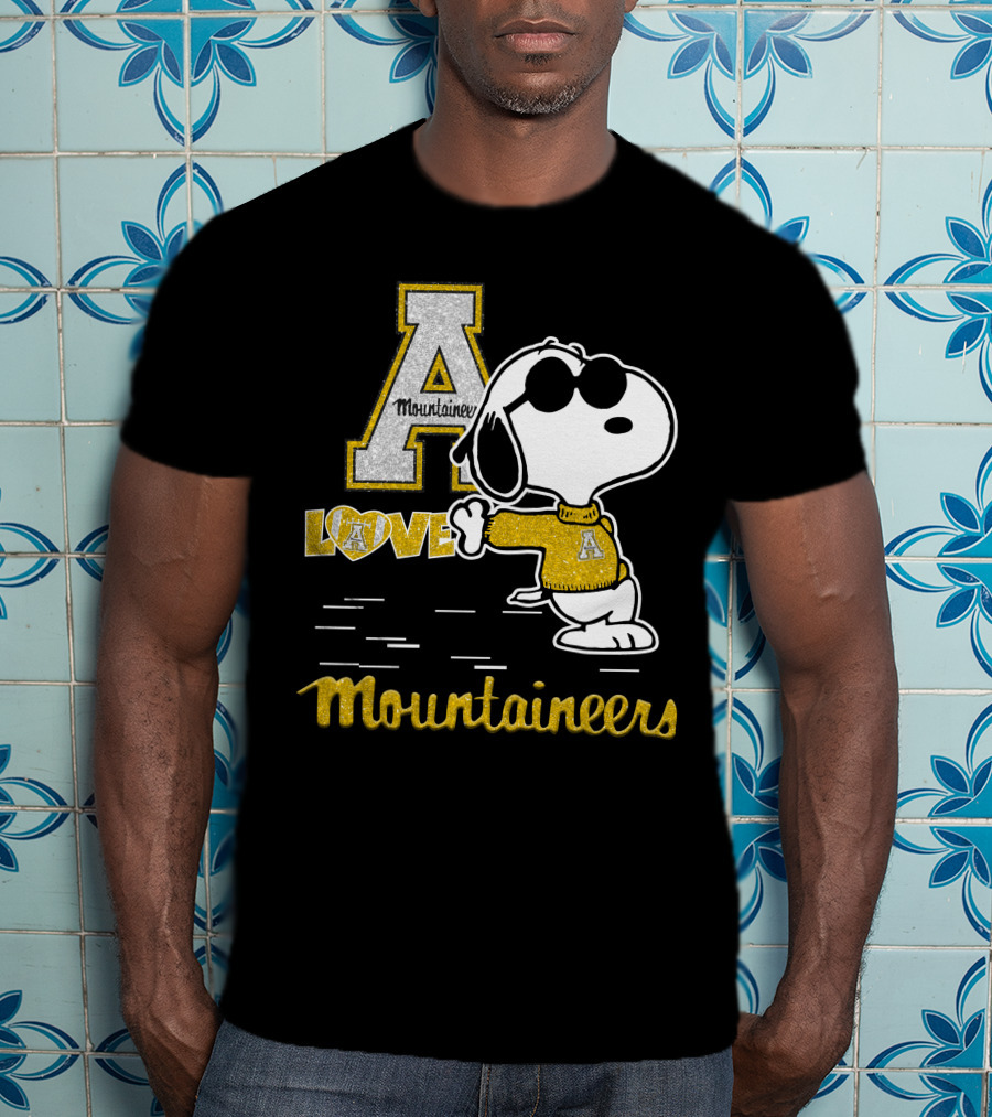 Snoopy A Mountaineers Love Appalachian State Mountaineers T-Shirt