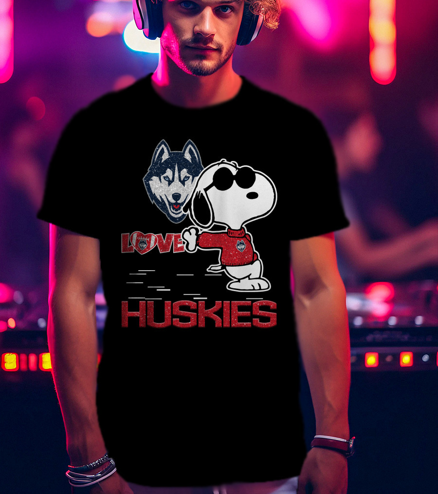 Snoopy Love Huskies UConn T-Shirt