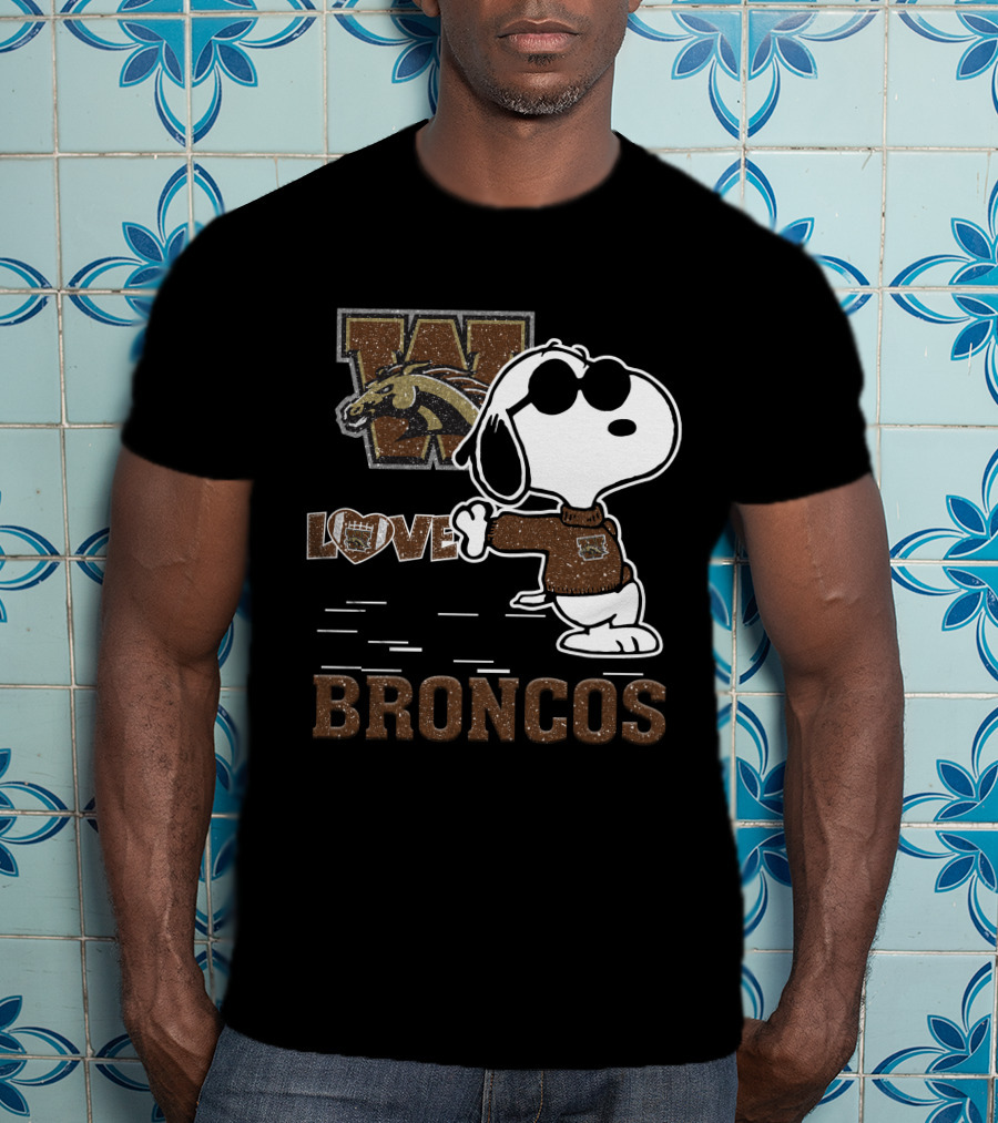 Snoopy Love Western Michigan Broncos Football Mascot Enthusiast T-Shirt