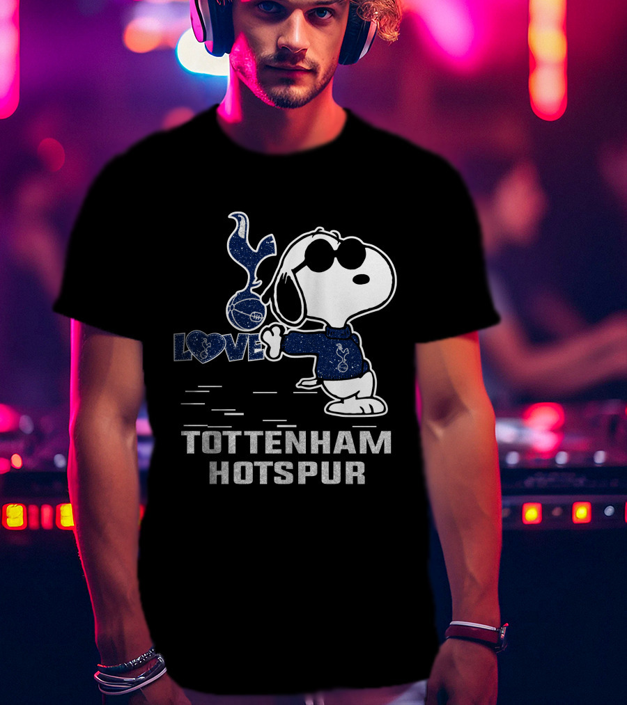 Snoopy Love Tottenham Hotspur Football Soccer Fan Style T-Shirt