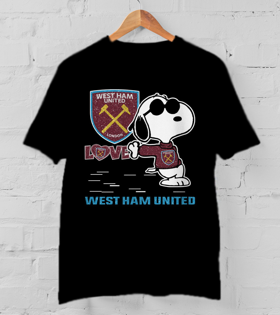 Snoopy Love West Ham United London T-Shirt