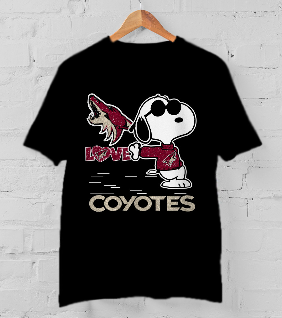 Snoopy Love Arizona Coyotes Hockey T-Shirt