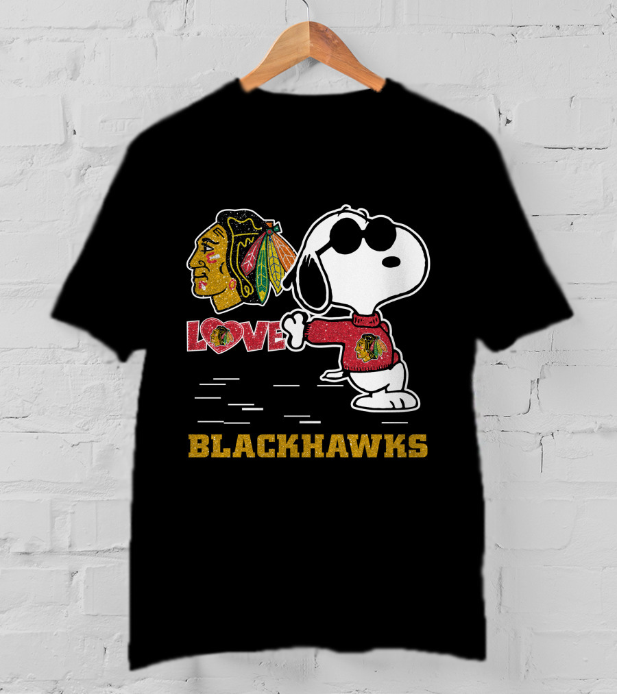 Snoopy Love Chicago Blackhawks Logo Peanuts Hockey T-Shirt