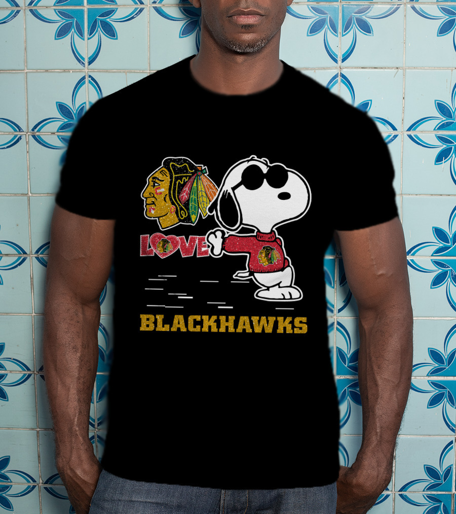 Snoopy Love Chicago Blackhawks Logo Peanuts Hockey T-Shirt
