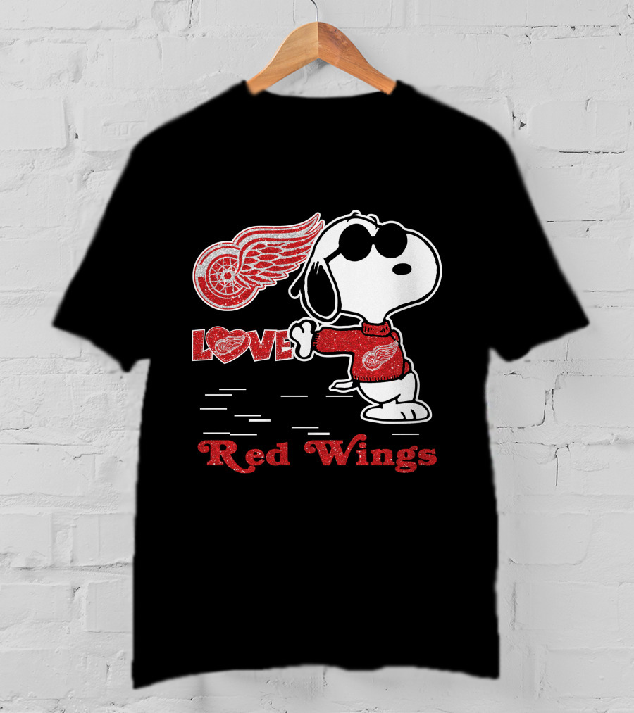 Snoopy Love Detroit Red Wings Peanuts Hockey Fan T-Shirt
