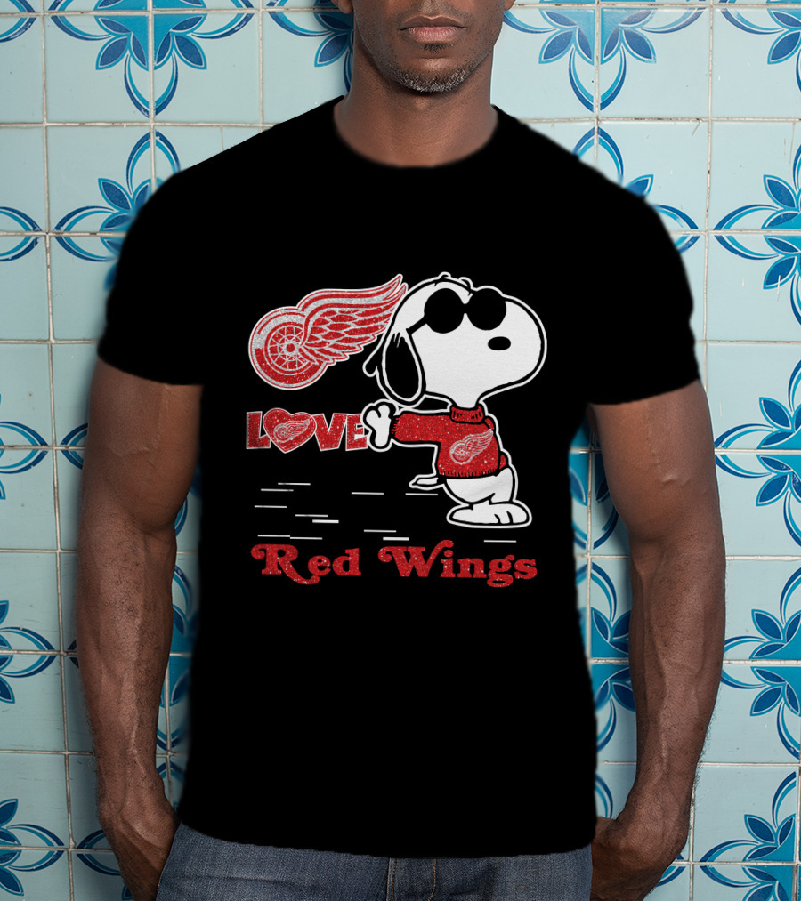 Snoopy Love Detroit Red Wings Peanuts Hockey Fan T-Shirt