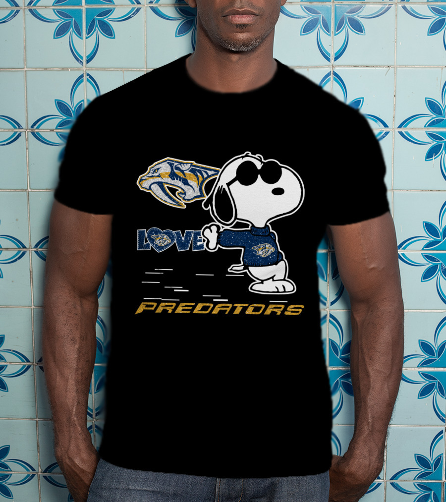 Snoopy Love Nashville Predators T-Shirt
