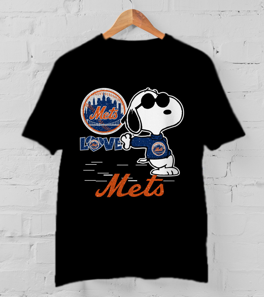 Snoopy Mets Love Mets T-Shirt
