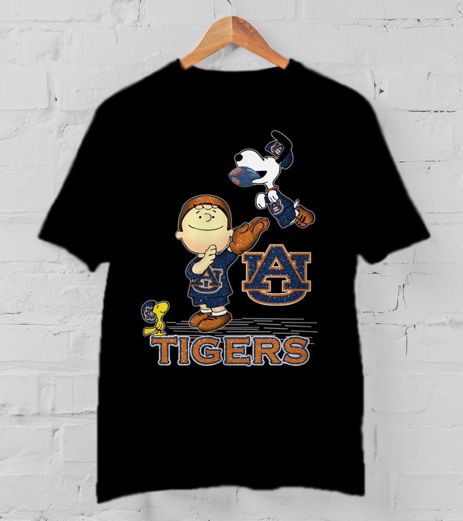 Snoopy And Friends Auburn Tigers Football T-Shirt