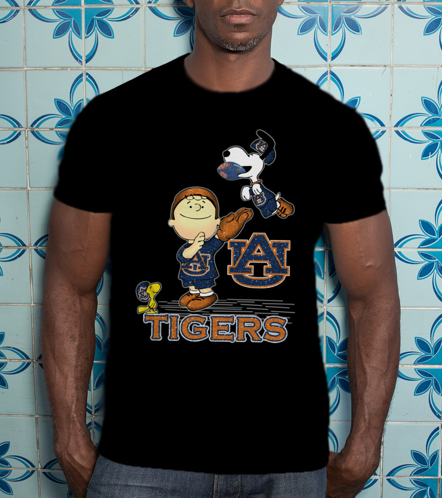 Snoopy And Friends Auburn Tigers Football T-Shirt
