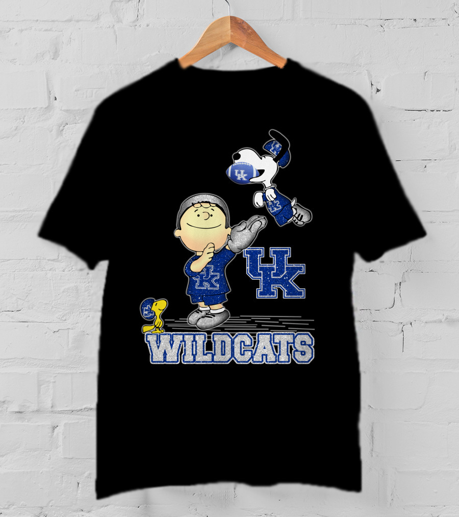 Snoopy And Friends Kentucky Wildcats UK Football Charm T-Shirt