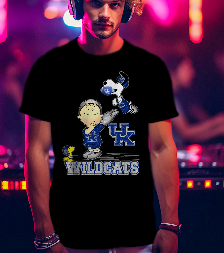 Snoopy And Friends Kentucky Wildcats UK Football Charm T-Shirt