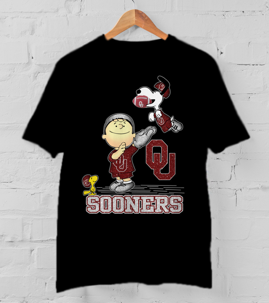 Snoopy OU Sooners Peanuts Football Fan T-Shirt