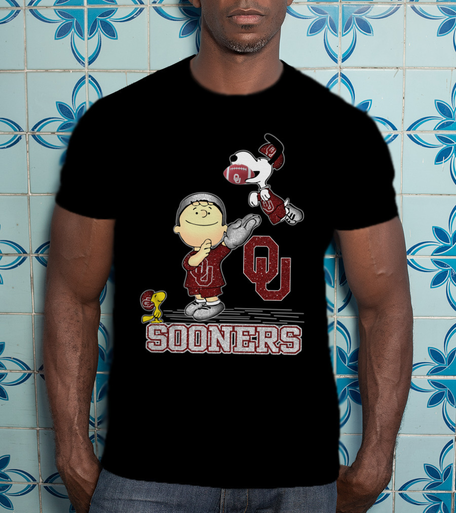 Snoopy OU Sooners Peanuts Football Fan T-Shirt