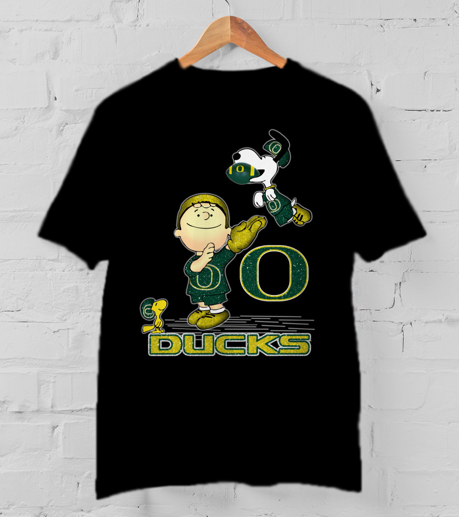 Snoopy And Woodstock Celebrate Oregon Ducks Football With Charlie Brown T-Shirt