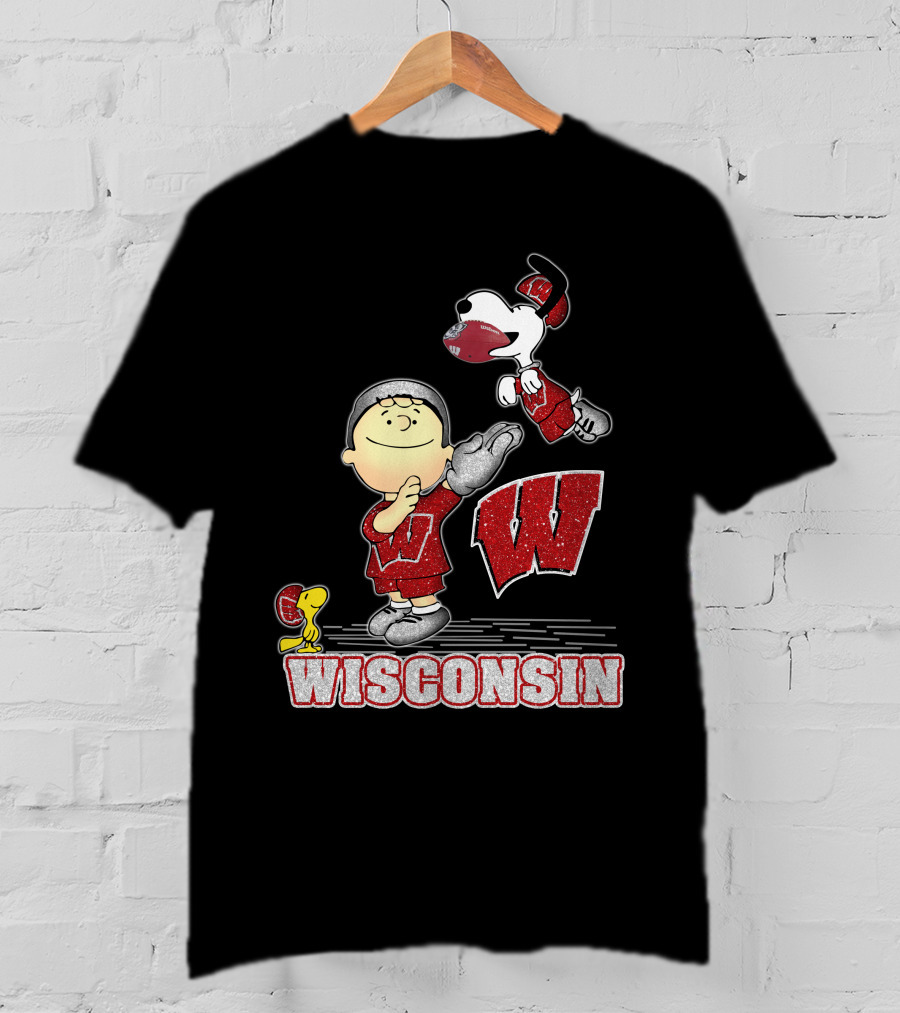 Snoopy Wisconsin Badgers Charlie Brown Woodstock Football T-Shirt