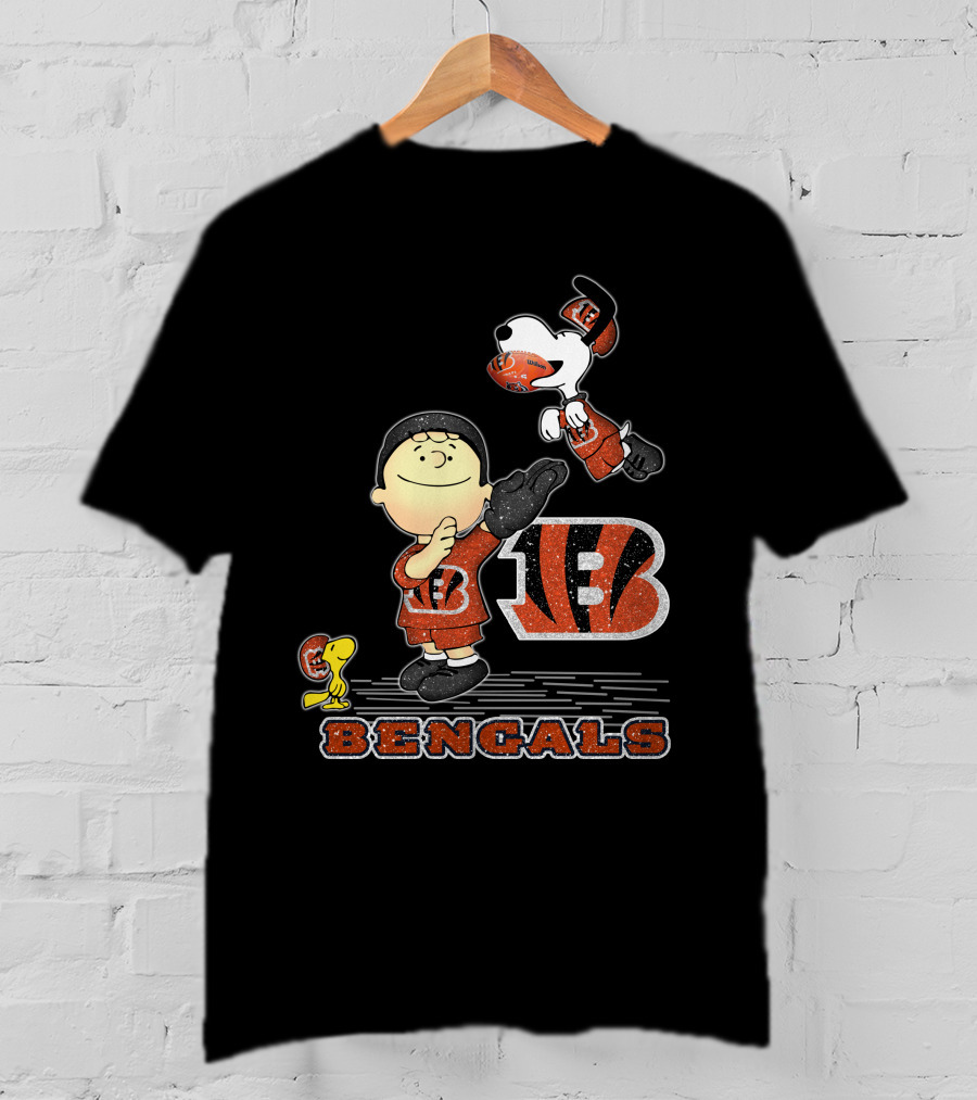 Snoopy And Charlie Football Cincinnati Bengals T-Shirt