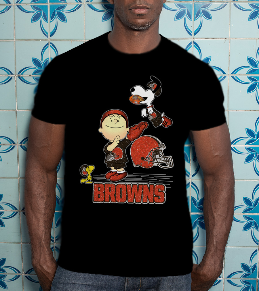Snoopy And Friends Cleveland Browns Football Fun T-Shirt